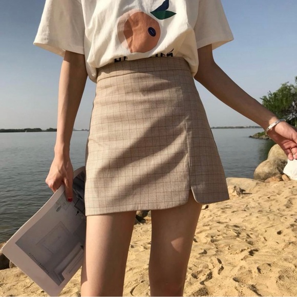 Yesstyle Muezz - High Waist Slit Plaid A-Line Mini Skirt Khaki - Picture 2 of 2
